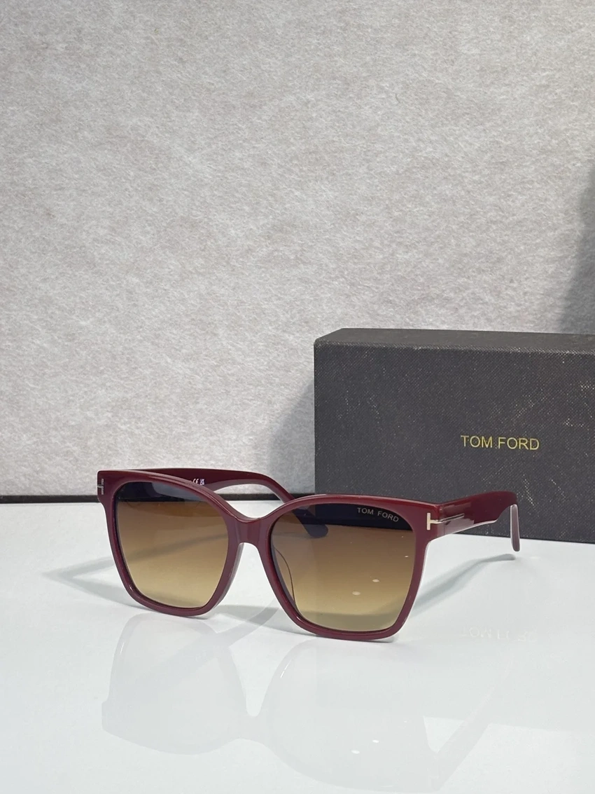Wholesale Tom Ford FT1312 Beatrix Sunglasses | B2B Optical Distributor