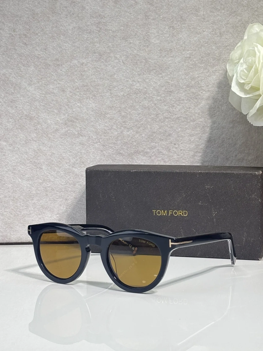 Tom Ford FT1325 Rectangular Sunglasses – Wholesale Optical Frames Supplier