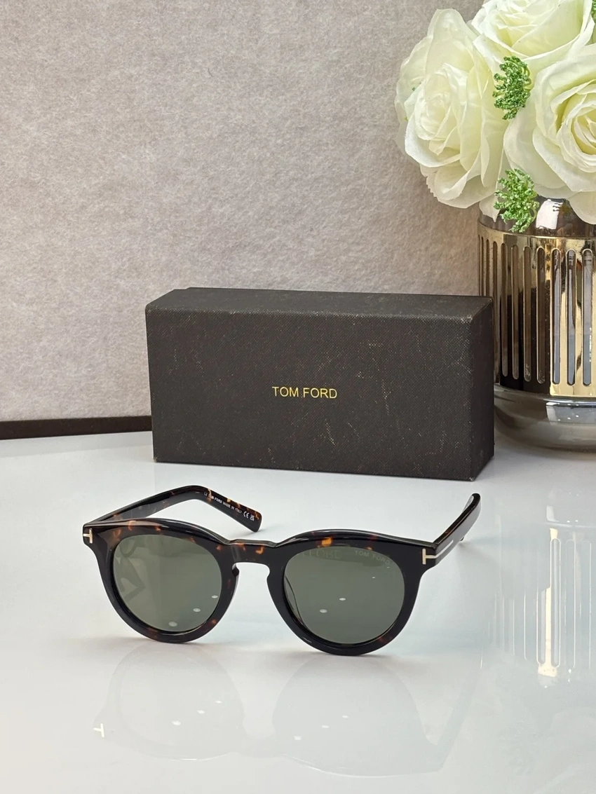Tom Ford FT1325 Rectangular Sunglasses – Wholesale Optical Frames Supplier