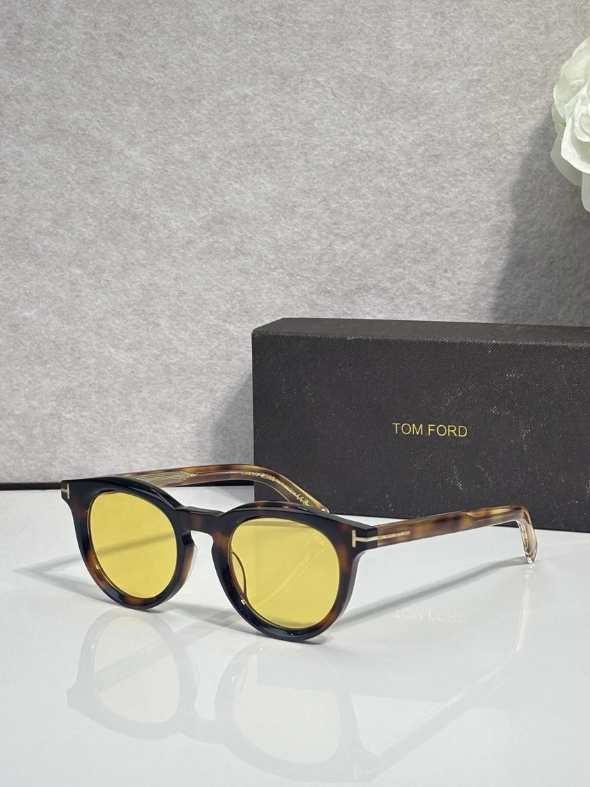 Tom Ford FT1325 Rectangular Sunglasses – Wholesale Optical Frames Supplier