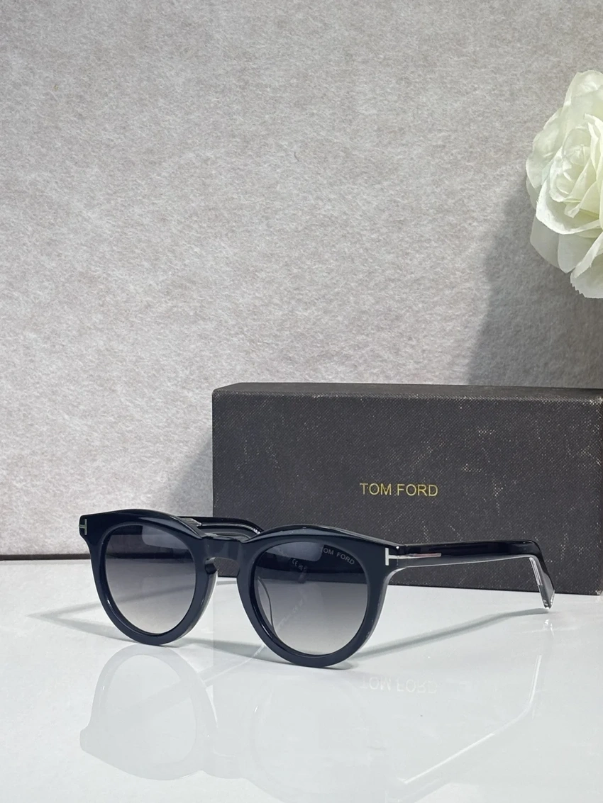 Tom Ford FT1325 Rectangular Sunglasses – Wholesale Optical Frames Supplier