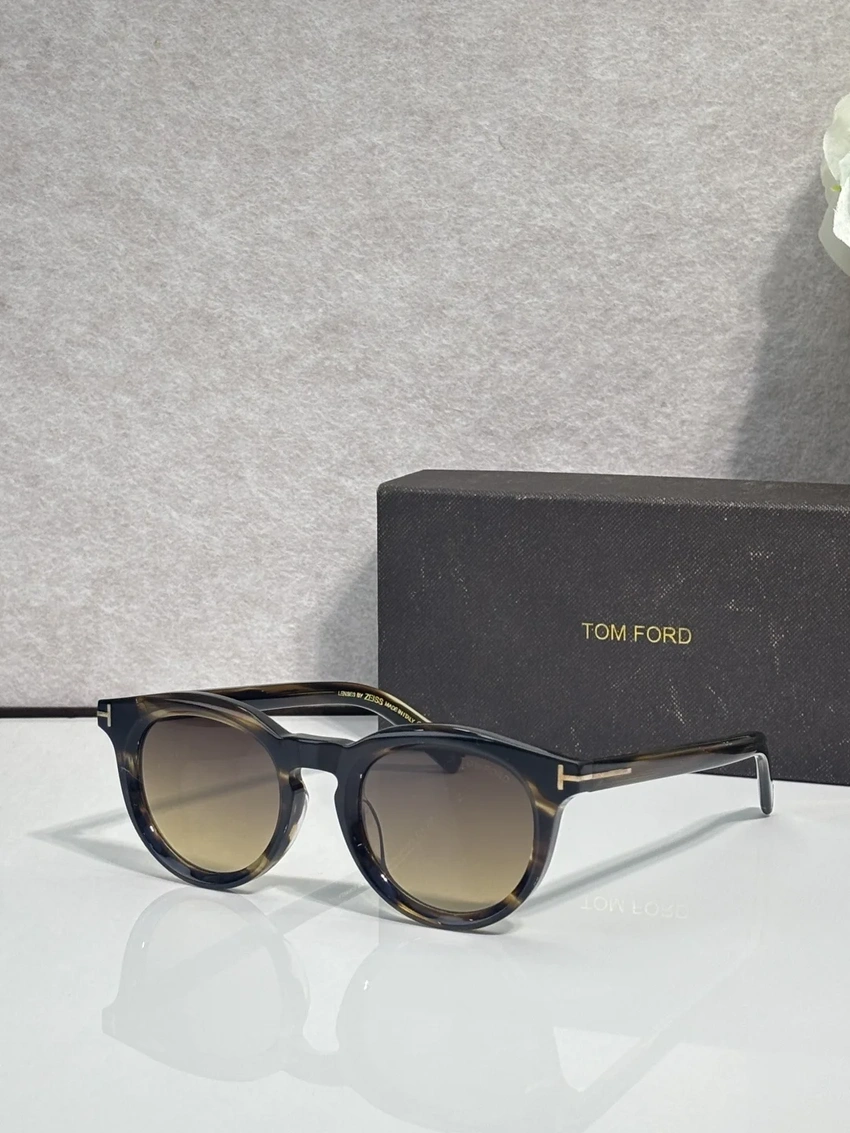 Tom Ford FT1325 Rectangular Sunglasses – Wholesale Optical Frames Supplier