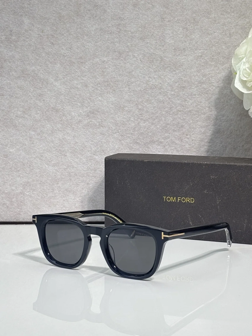 Tom Ford FT1326 Unisex Sunglasses – Wholesale Optical Frames Supplier