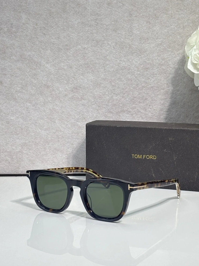 Tom Ford FT1326 Red Sunglasses for Wholesale | Optical Store Supplier