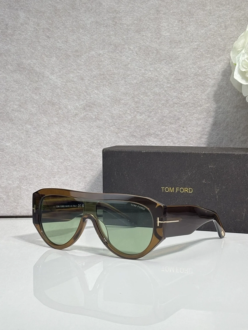 Wholesale Tom Ford FT1404 Sunglasses Gold | B2B Optical Distributor