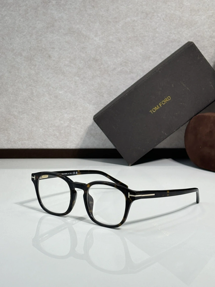 Tom Ford FT5532 Eric Sunglasses for Wholesale | Optical Store Supplier