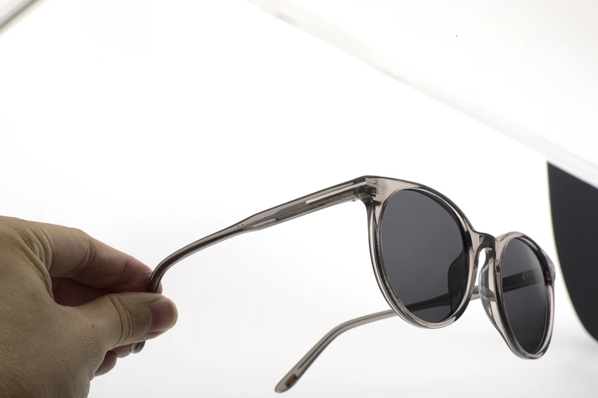 Tom Ford FT5695-B Reggie Sunglasses for Wholesale | Optical Store Supplier