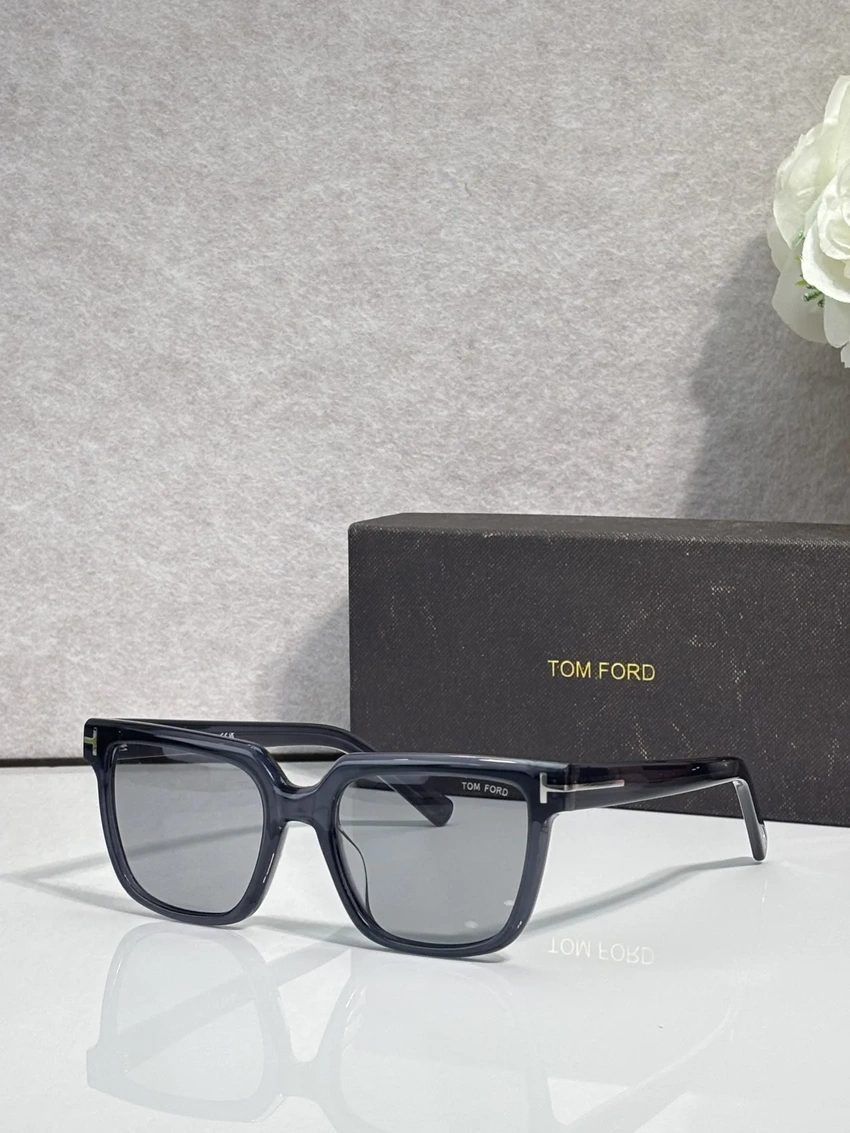 Tom Ford FT5889 Prescription Sunglasses for Wholesale | Optical Store Supplier