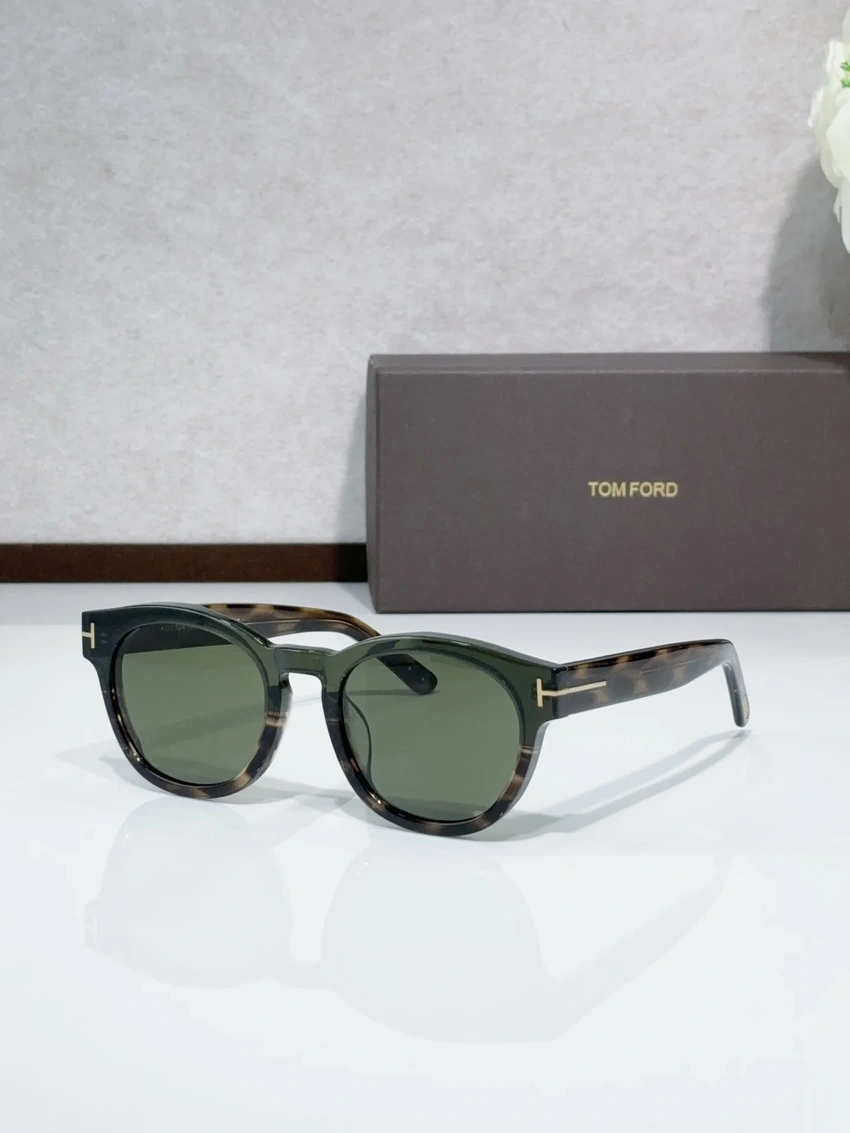 Wholesale Tom Ford TF0590 Round Sunglasses | B2B Optical Distributor