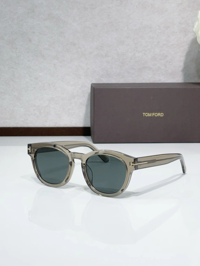 Wholesale Tom Ford TF0590 Round Sunglasses | B2B Optical Distributor