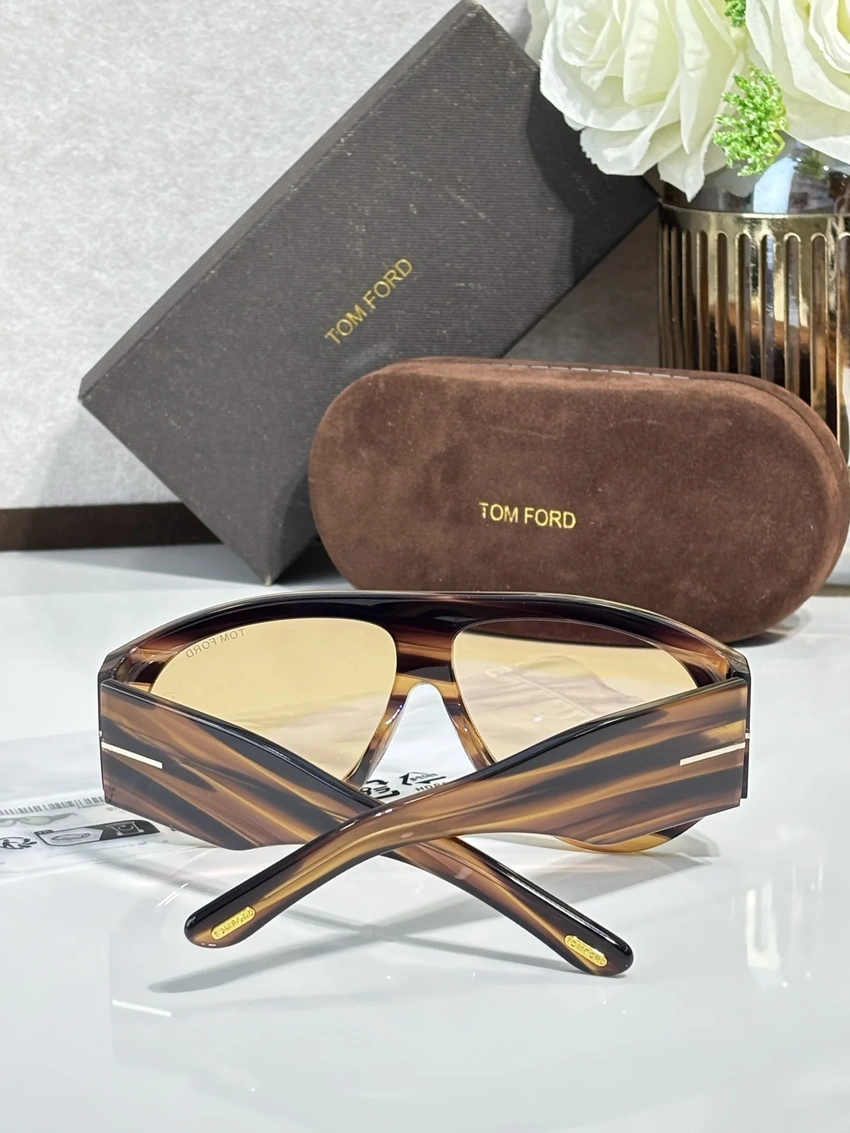Tom Ford TF1044 Simona Sunglasses for Wholesale | Optical Store Supplier