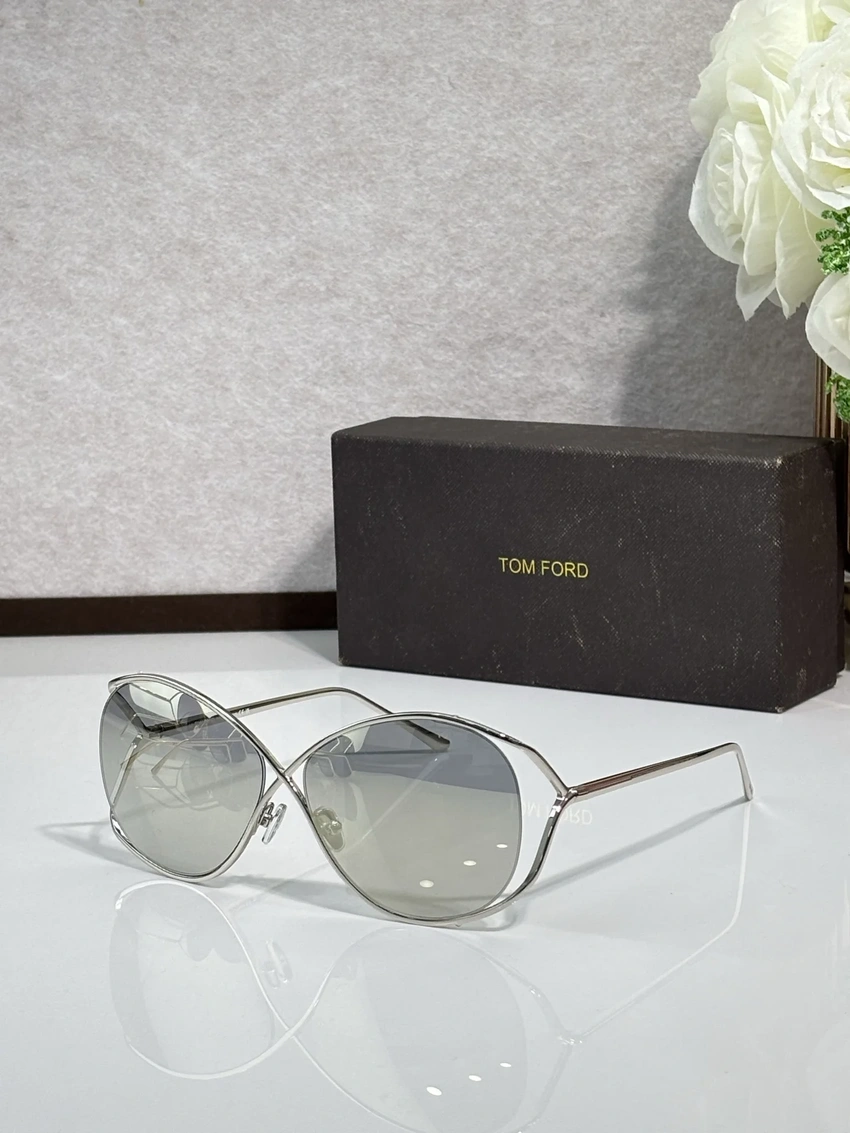 Tom Ford TF1067 Gia Sunglasses for Wholesale | Optical Store Supplier