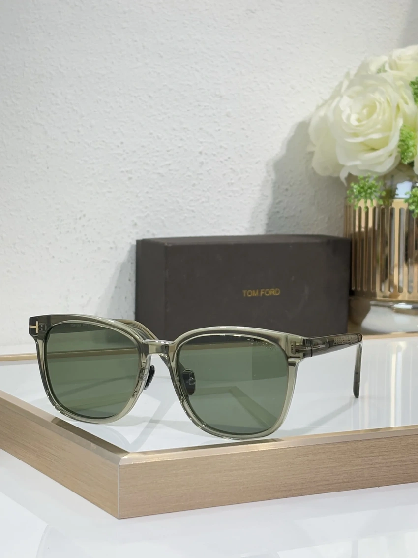 Wholesale Tom Ford TF1136 Bronson Aviator Sunglasses | B2B Optical Distributor