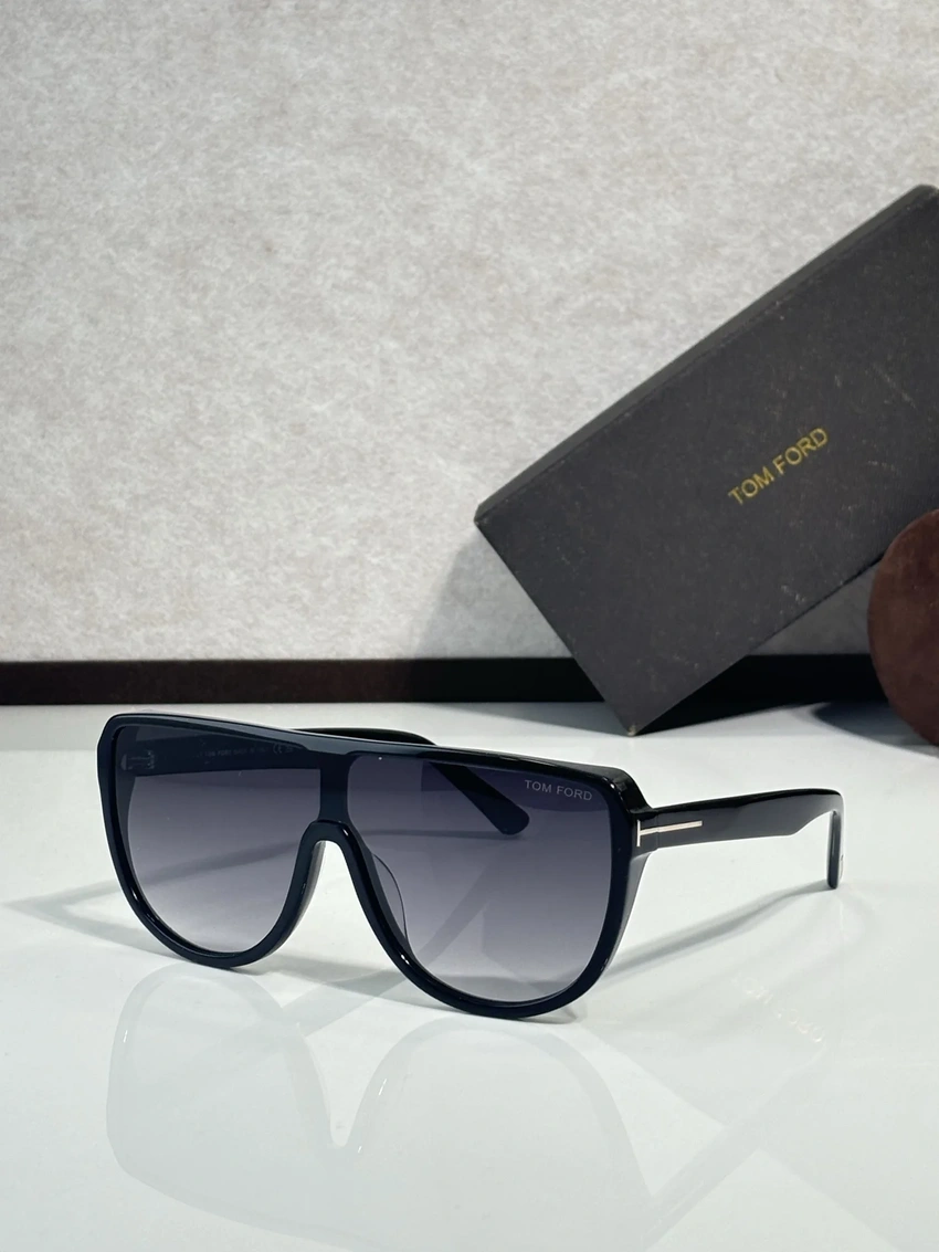 Wholesale Tom Ford TF1182 Wallace Sunglasses | B2B Optical Distributor