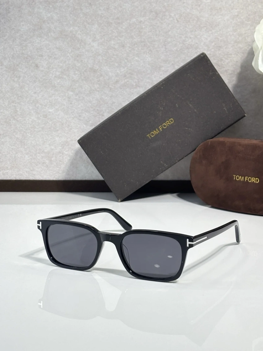 Tom Ford TF1300 Aviator Men’s Sunglasses for Wholesale | Optical Store Supplier