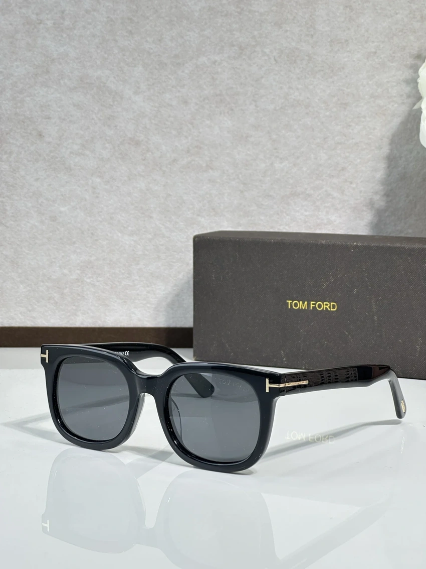 Wholesale Tom Ford TF211 Aviator Sunglasses | B2B Optical Distributor