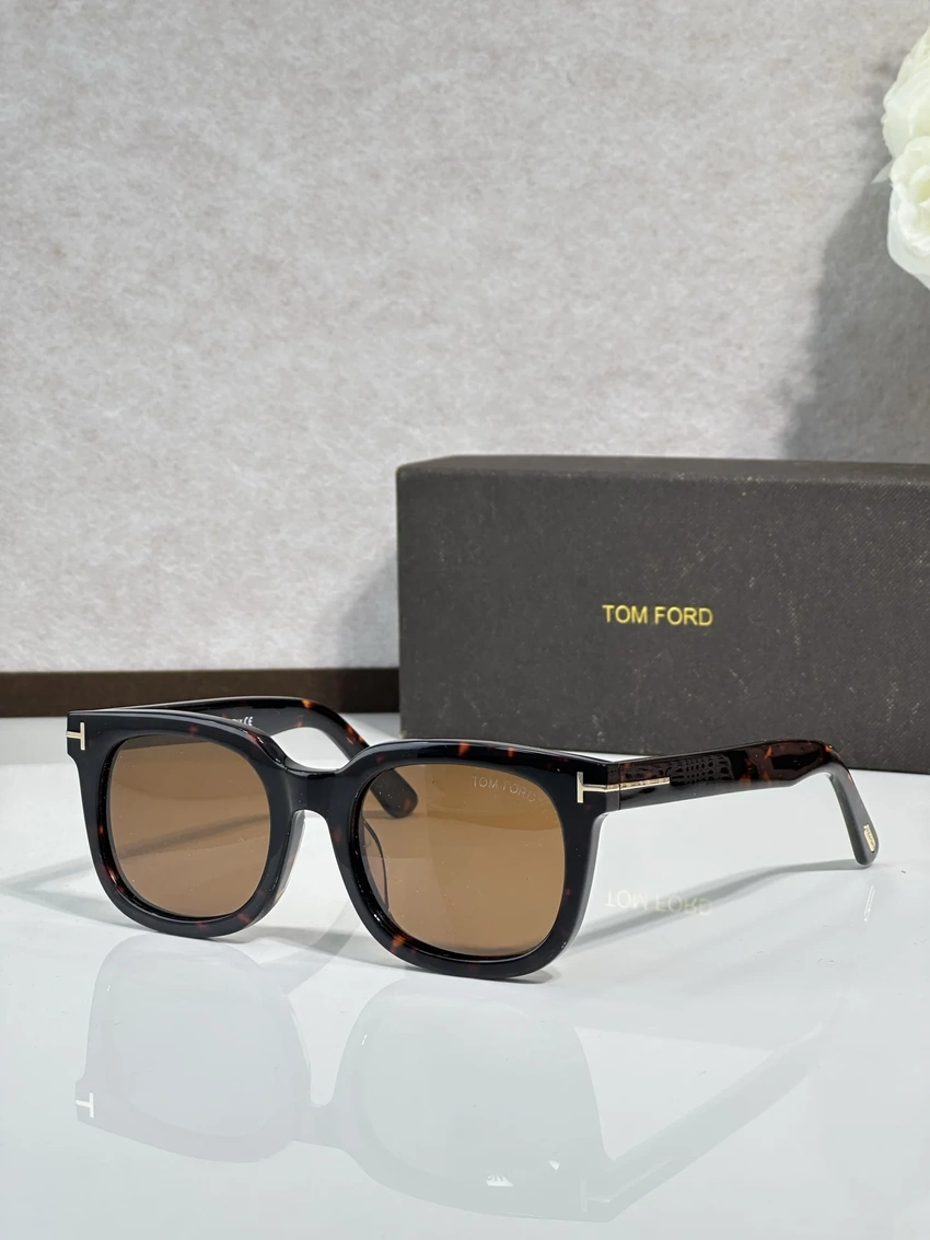 Wholesale Tom Ford TF211 Aviator Sunglasses | B2B Optical Distributor