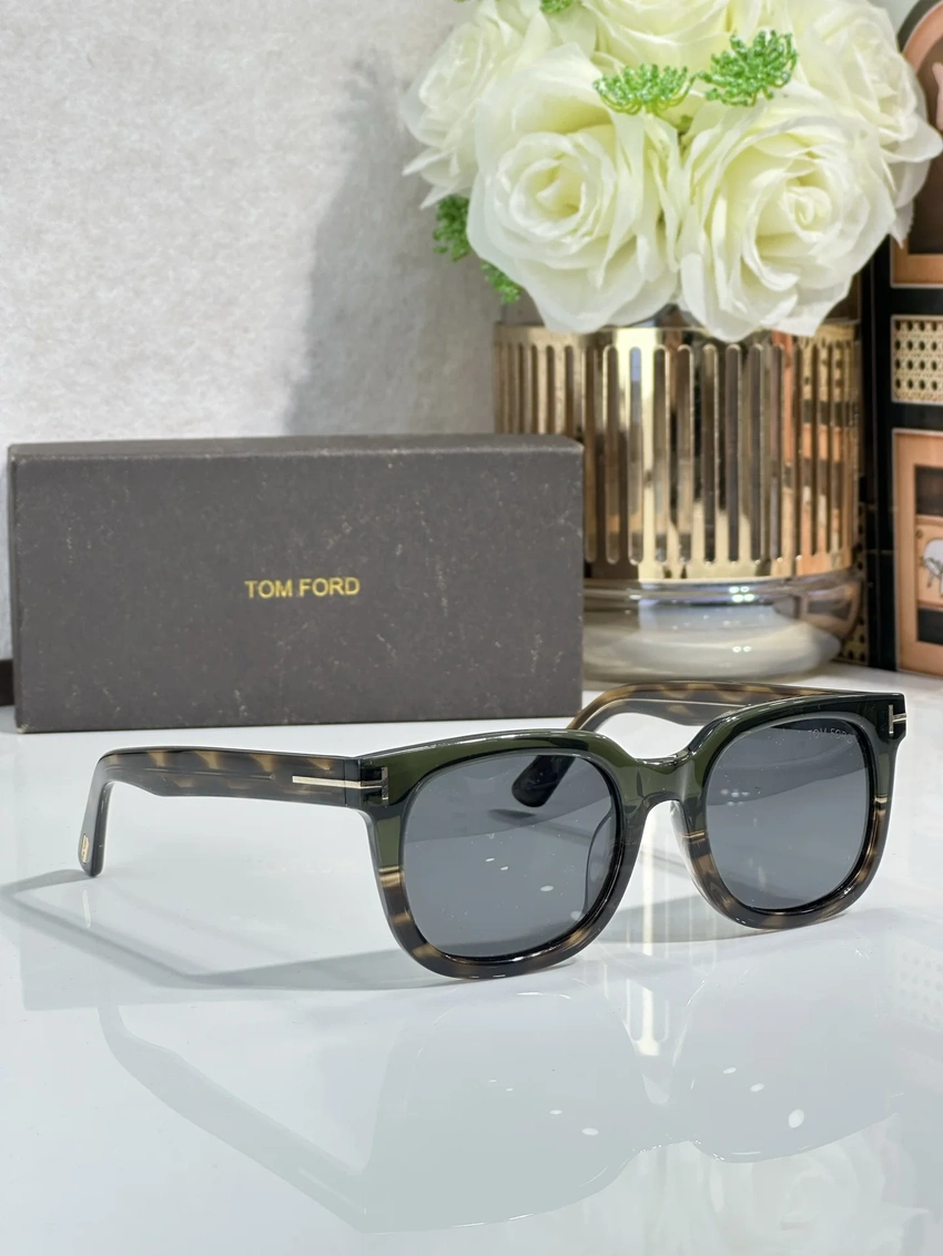 Wholesale Tom Ford TF211 Aviator Sunglasses | B2B Optical Distributor