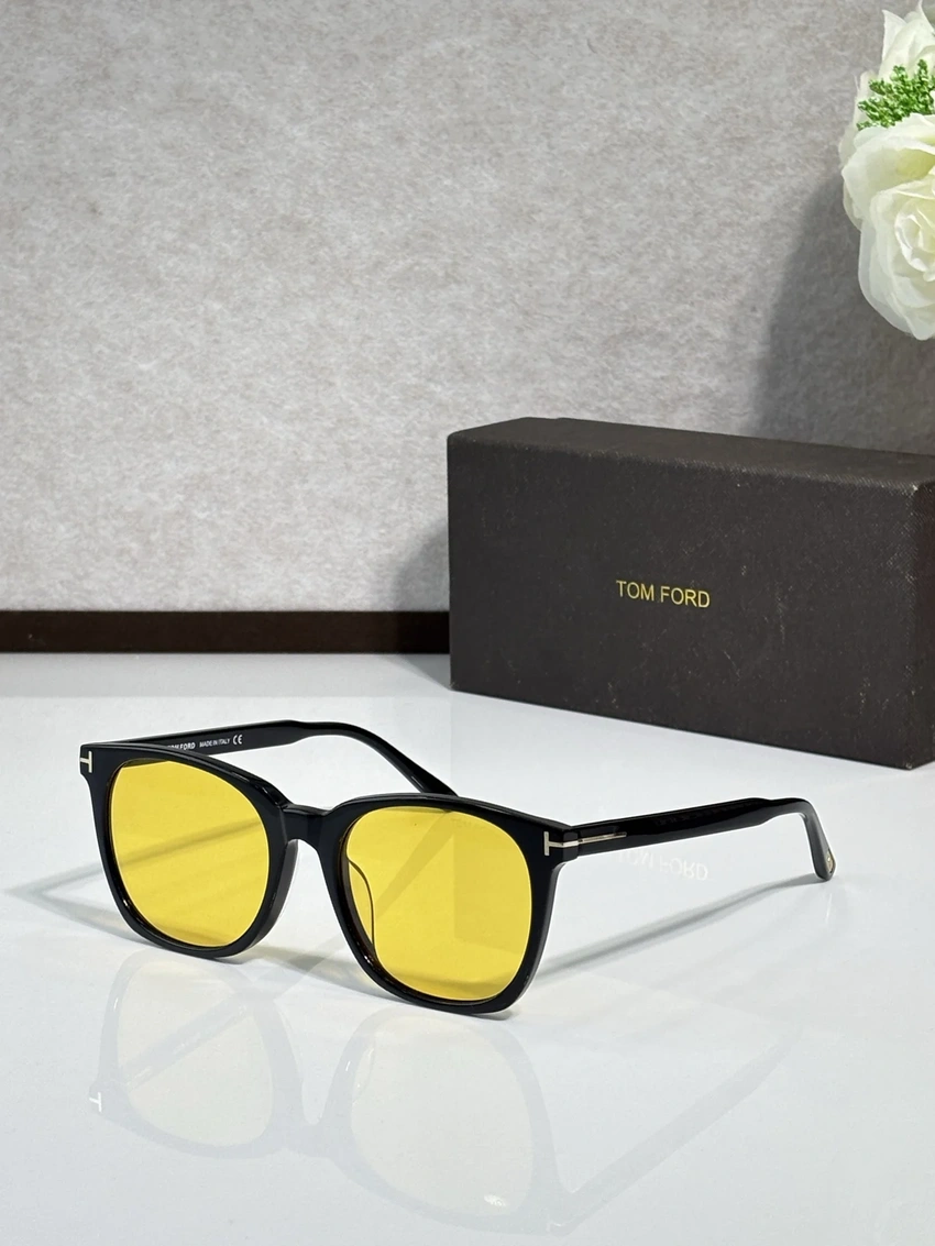 Wholesale Tom Ford TF6052 Ezra Sunglasses | B2B Optical Distributor