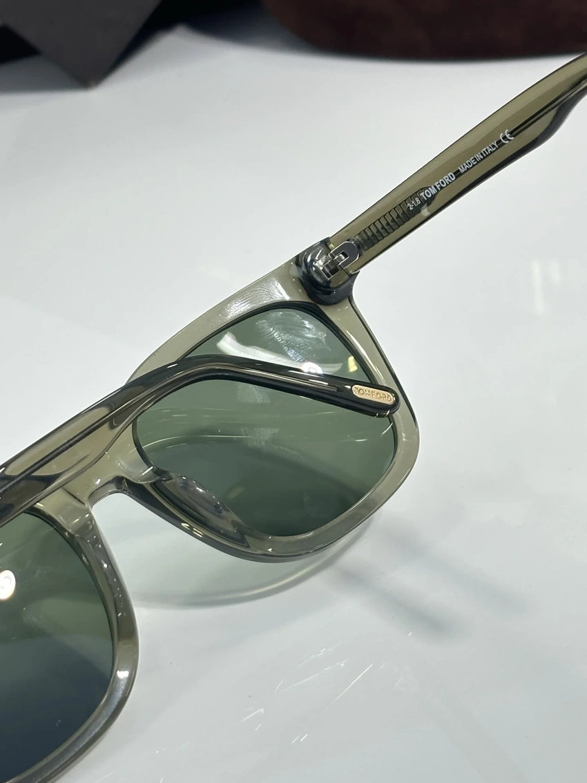 Tom Ford TF638 Gold Aviator Sunglasses for Wholesale | Optical Store Supplier