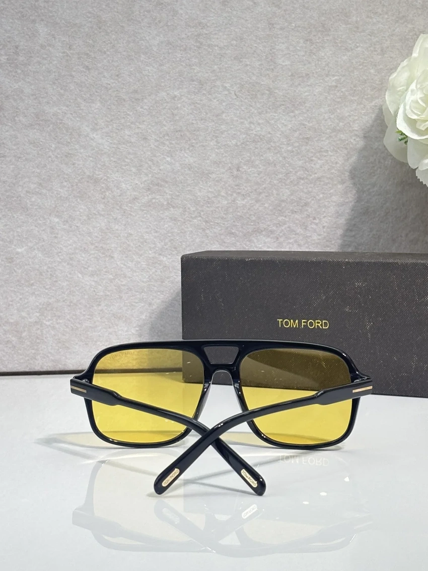 Buy Tom Ford TF884 Quincy Sunglasses Wholesale | Optical Importer