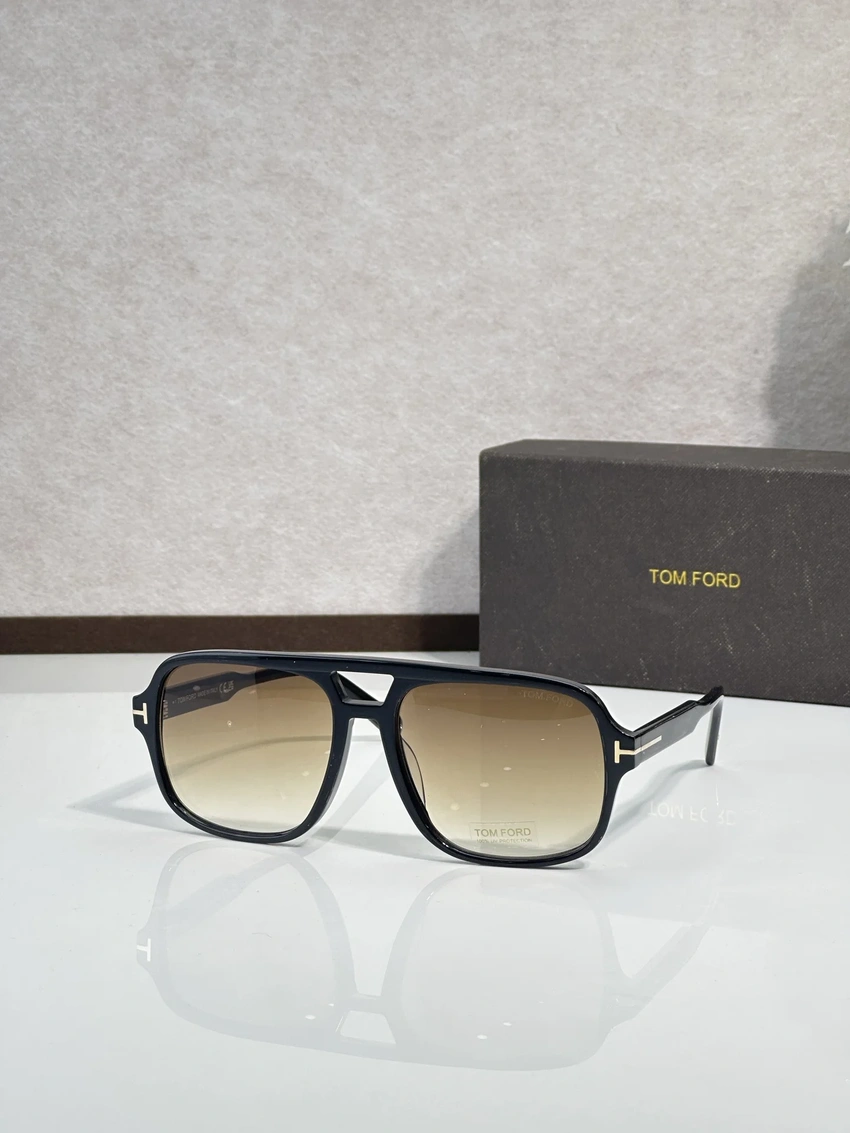 Buy Tom Ford TF884 Quincy Sunglasses Wholesale | Optical Importer
