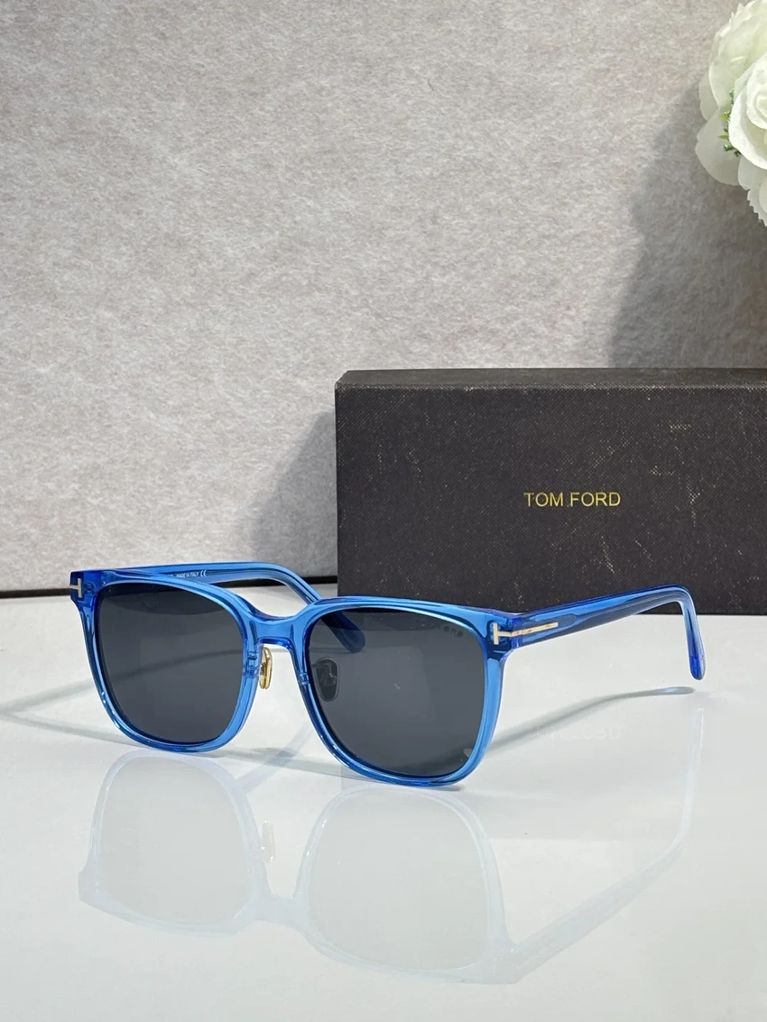 Tom Ford TF891 Raquel Sunglasses Wholesale | Optical Retail Supplier