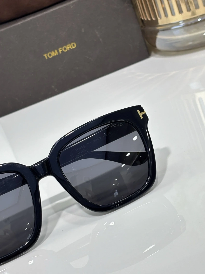 Tom Ford TF892 Bronson Sunglasses for Wholesale | Optical Store Supplier