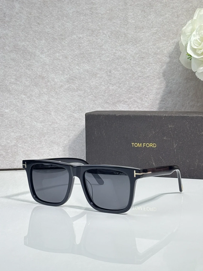 Tom Ford TF906 Renee Sunglasses for Wholesale | Optical Store Supplier